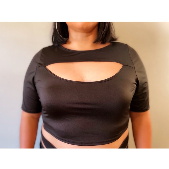 Cut-Out Crop Top & Skirt "Confident" Set: Plus Size - Picture 5 of 6